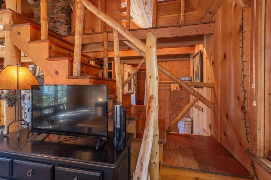 Coziest Cabin In Tahoe W Stone Fireplace Comfy Beds Close To Slopes & Lake Carnelian Bay Extérieur photo